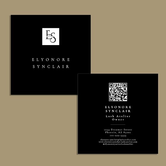 Black White Script Lashes Studio Logo QR Code Quadratische Visitenkarte