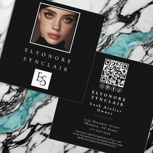 Black White Script Photo Logo QR Code Social Lash Quadratische Visitenkarte