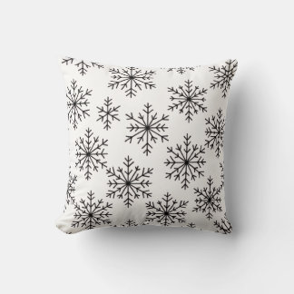 Black & White Snowflake Throw Pillow – Minimalist Kissen