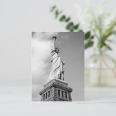 Black & White Statue of Liberty, New York postcard Postkarte (Stehend Vorderseite)