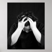 Black & White Young Man Head in den Händen 16x20 Poster (Vorne)