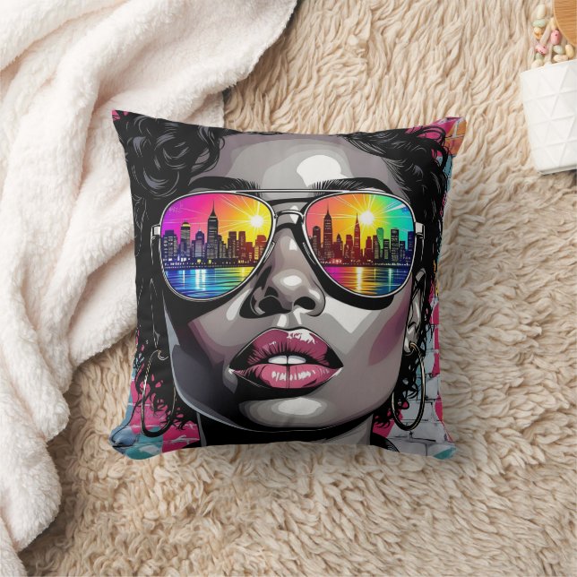 Black Women in Sunglasses in the City Kissen (Decke)