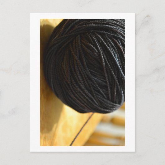 Black Yarn Postkarte (Vorderseite)
