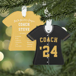 Black & Yellow Baseball Coach Team Jersey Ornament<br><div class="desc">Erinnern Sie sich an eine phantastische Saison für den Baseballtrainer Ihrer Kinder mit diesem coolen,  maßgefertigten Ornament in einer schwarz-gelben Farbgebung. Personalisieren Sie die Front mit dem Jahr,  mit "Coach" oben,  und fügen Sie weitere Details auf die Rückseite,  einschließlich Coach-Name,  Team oder Liga Name,  Saison und das Team-Liste.</div>