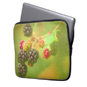 "BlackBerry Fruit Pflanze" Niedliches Foto. Jetzt Laptopschutzhülle (Vorderseite Links)