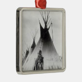 Blackfoot tapferes, nahe Calgary, Alberta, 1889 Ornament Aus Metall (Rechts)