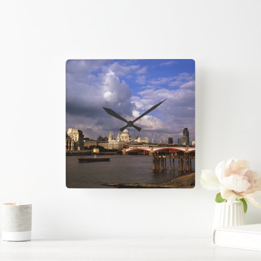 Blackfriars Bridge und St. Paul's Cathedral Quadratische Wanduhr (Zuhause)