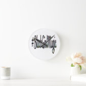 #BlackGirlMagic Runde Wanduhr (Zuhause)