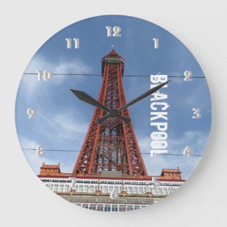 Blackpool Tower And Day Sky Große Wanduhr