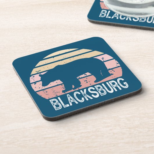 Blacksburg Virginia Retro Bear Getränkeuntersetzer (Linke Seite)