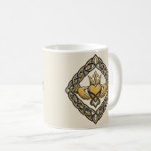Blackwork Claddagh Kaffeetasse (VorderseiteRechts)