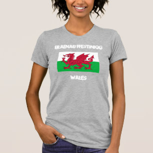 Blaenau Ffestiniog, Wales mit walisischer Flagge T-Shirt
