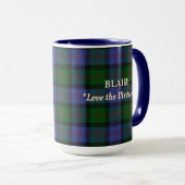 Blair Clan Abzeichen & Tartan Tasse (VorderseiteRechts)