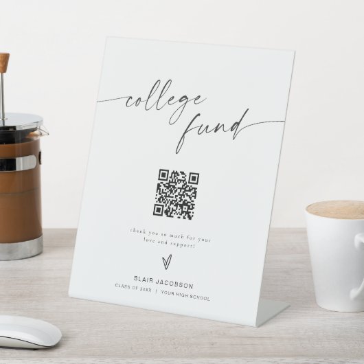 BLAIR Minimalistisch Boho Uni Fund Spendenzeichen Sockelschild (In SItu)