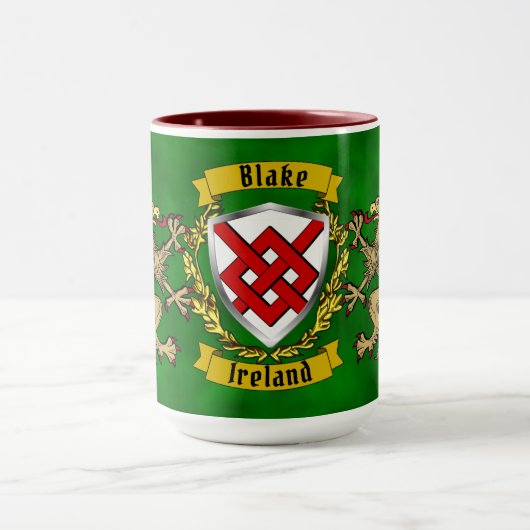 Blake Irish Shield & Griffins Personalisiert Tasse (Zentrum)
