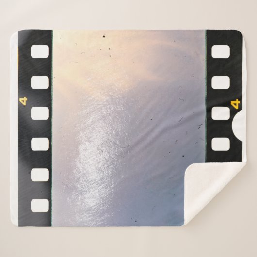 Blank 35 mm Filmrahmen oder Streifen auf weißem Hi Sherpadecke (Vorderseite (Horizontal))