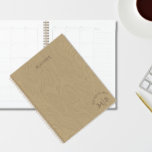 Blank Personalisierter Spiral-Bound Hardcover-Plan Planer<br><div class="desc">Aktualisieren Sie Ihr Organisationsspiel mit unserem Personalisierten Hardcover-Planer mit Blank-Spiral-Bound, der für alle entwickelt wurde, die Stil und Praktik schätzen. Dieser Planer zeichnet sich durch eine Holzstruktur auf dem Cover aus und weist eine Personalisierungsfunktion auf. Dieser Planer ist ideal für Profis, Studenten und alle, die ihre organisatorischen Fähigkeiten im neuen...</div>