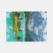 "Blanket Bliss: Flucht in ein Alpenparadies" Fleecedecke (Vorderseite (Horizontal))