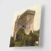 Blarney Castle clock, Co. Cork, Irland. Quadratische Wanduhr (Winkel)
