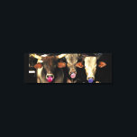 Blase Gum blasen Rodeo Bull Cows Western Pop Art Leinwanddruck<br><div class="desc">Blubble Gum blasen Rodeo Bull Kühe Western Pop Kunst digitales Gemälde von Künstler Rick Kurz genannt The Three Amigos von drei Bullen Kühen entspannen nach einer rauen Nacht auf der Rodeo.</div>