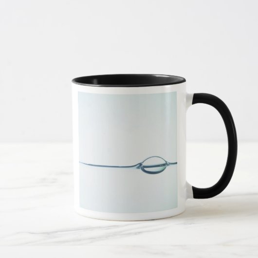 Blasen auf Wasser-Oberfläche Tasse (Rechts)