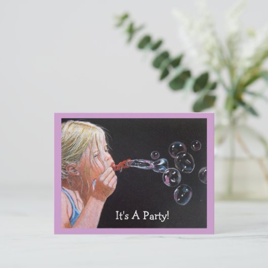 Blasenblasen von Mädchen: Einladung zur Geburtstag (Stehend Vorderseite)