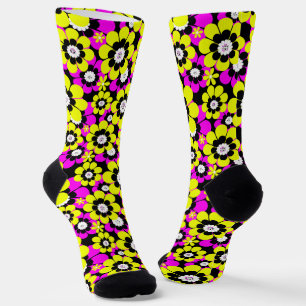 Bläserglänzende Neonmuster-Verkrüstung und gelber Socken