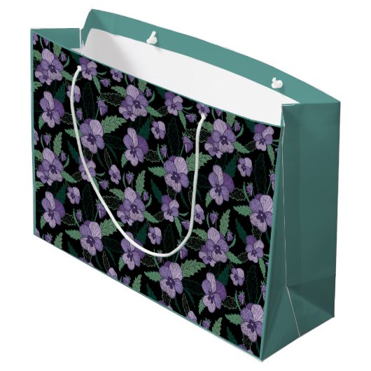 Bläserne Blätter mit dunklem Hintergrund Große Geschenktüte (Rückseite Schrägansicht)