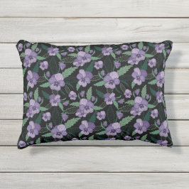 Bläserne Blätter mit dunklem Hintergrund Kissen Für Draußen