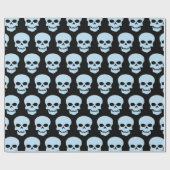 Blass Blue auf schwarzen Skullen Geschenkpapier (Flach)