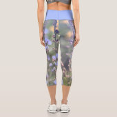 Blass Lila Blue Chicory Pflanze Blume Capri Leggings (Rückseite)
