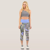 Blass Lila Blue Chicory Pflanze Blume Capri Leggings (Vorderseite)