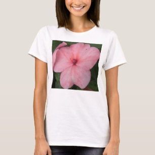 Blass Pink Impatiens Blume Ladys T Shirt