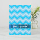 Blassblaue Chevronen Einladung (Stehend Vorderseite)