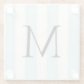 Blassblaue und antike weiße Streifen Mit Monogramm Glasuntersetzer (Rückseite)