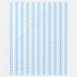 Blassblaue und weiße Streifen aus Süßigkeiten Fleecedecke