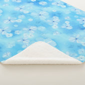 Blassblauer Himmel wiederholen - weiße Aquarellfar Sherpadecke (3/4)