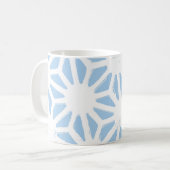 Blassblaues geometrisches Muster Kaffeetasse (Vorderseite Links)