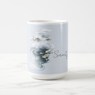 Blasse blaue Lotusblumen Seerosenblätter Serenität Kaffeetasse