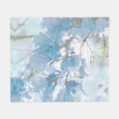 Blasse Pastel Blauer Jacaranda Blume Blüten Fleecedecke (Vorderseite (Horizontal))