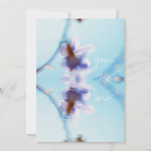 Blasse Pastellblaue Lila Blütenwasser-Einladung Einladung