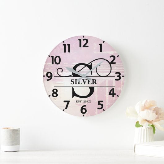 Blasses Lavendel gestörtes S Monogramm Große Wanduhr (Zuhause)