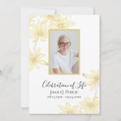 Blassgelbe Daisy-Blume Feiern des Lebens Einladung (Vorderseite)