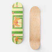 Blassgelbes grünes Gegetier Skateboard (Vorderseite)