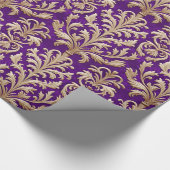 Blassgoldfloral Damask Royal Lila Velvet Geschenkpapier (Ecke)