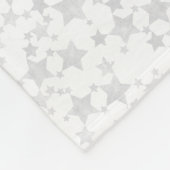 Blassgrau auf Weiß | Muster für Linoldruckstars Fleecedecke (Ecke)