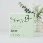 Blassgrüne Änderung von Plänen verzögert Hochzeits Einladung (Stehend Vorderseite)