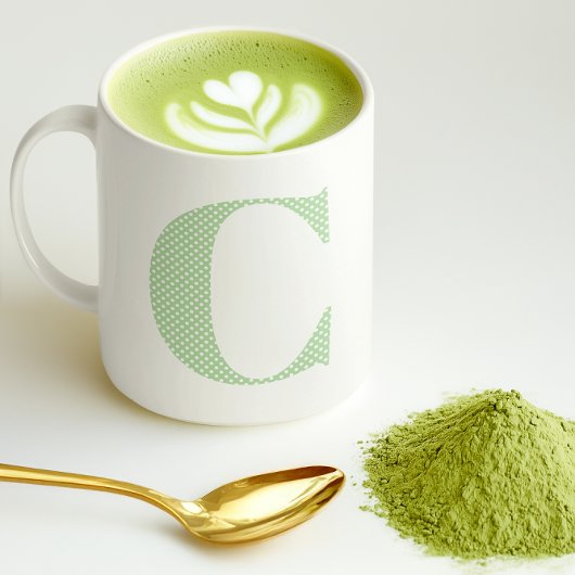 Blassgrünes und weißes Polka-Dot-Monogramm Kaffeetasse