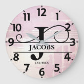 Blasslavender Distressive J Monogram Große Wanduhr (Vorderseite)