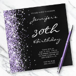 Blasslavender Glitzer Schwarzer Foil 30. Geburtsta Einladung<br><div class="desc">Erstellen Sie Ihre individuellen Geburtstagseinladungen zum glamourösen 30. Geburtstag. Auf dem verlassen ist eine dunkelgraue und schwarze Ober-Folie. Auf der rechten Seite befindet sich eine Band aus Imitaten blasser Lavendel lila Glitzer mit funkelnden digitalen Kunstgrafiken. Alle luxuriösen Funkeln und Glanz werden mit gedruckter digitaler Grafik geschaffen. Luxuriös schwarz und silbergrau...</div>